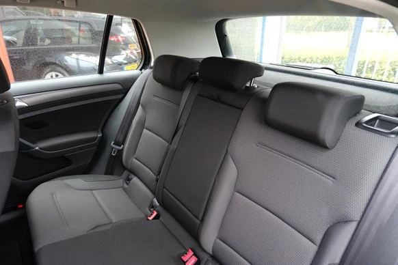 Volkswagen Golf - Afbeelding 24 van 30