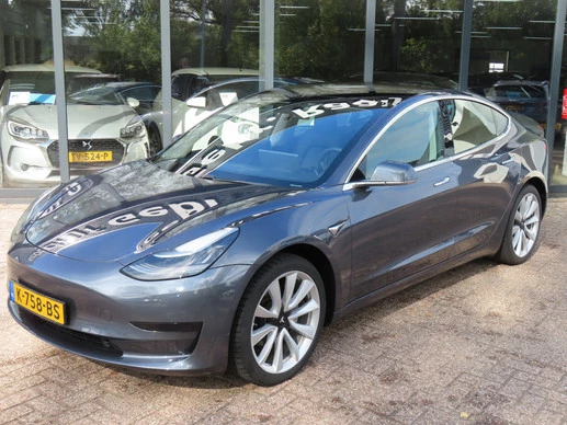 Tesla Model 3 - Afbeelding 2 van 17