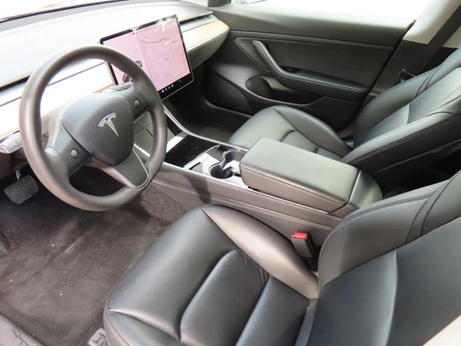 Tesla Model 3 - Afbeelding 5 van 17