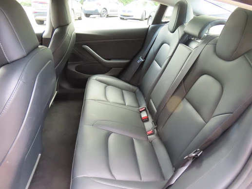 Tesla Model 3 - Afbeelding 7 van 17