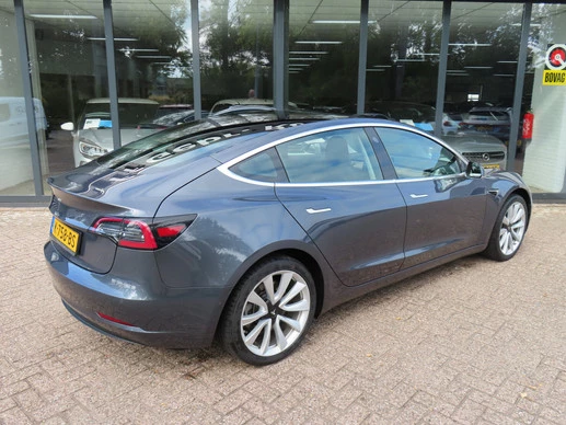 Tesla Model 3 - Afbeelding 10 van 17