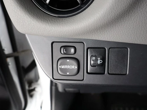 Toyota Yaris - Afbeelding 10 van 30