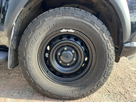 Toyota Hilux - Afbeelding 23 van 30