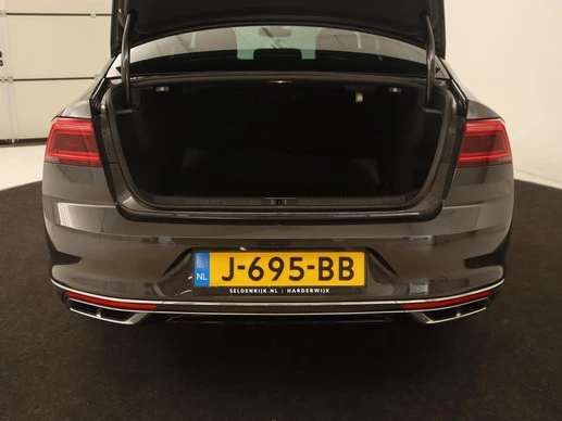 Volkswagen Passat - Afbeelding 11 van 30
