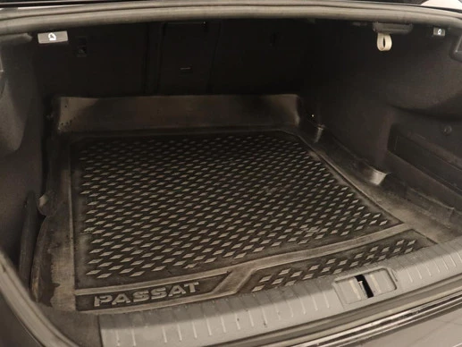 Volkswagen Passat - Afbeelding 12 van 30