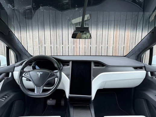 Tesla Model X - Afbeelding 15 van 24