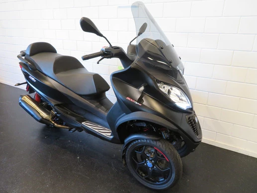 Piaggio MP3 - Afbeelding 2 van 14