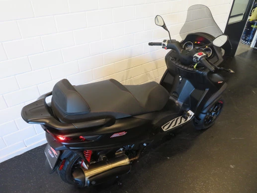 Piaggio MP3 - Afbeelding 11 van 14
