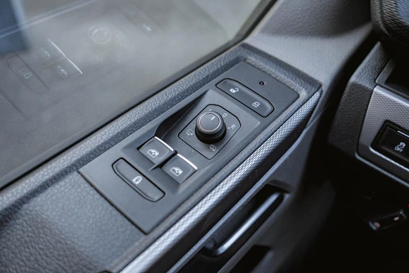 Volkswagen Caravelle - Afbeelding 25 van 30