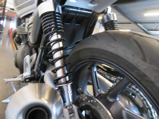 Triumph Speed Twin 1200 - Afbeelding 13 van 15