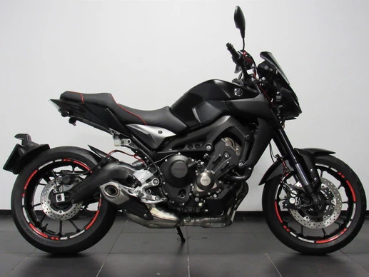Yamaha MT 09 - Afbeelding 1 van 8