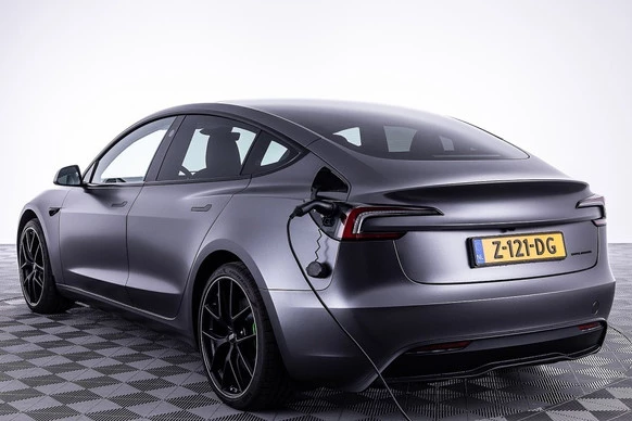 Tesla Model 3 - Afbeelding 2 van 28