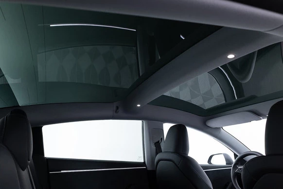 Tesla Model 3 - Afbeelding 8 van 28