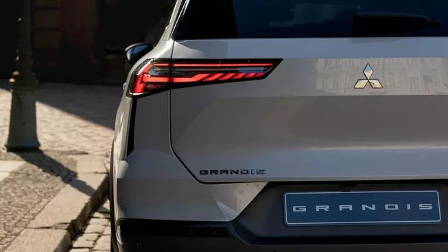 Mitsubishi Grandis - Afbeelding 10 van 13