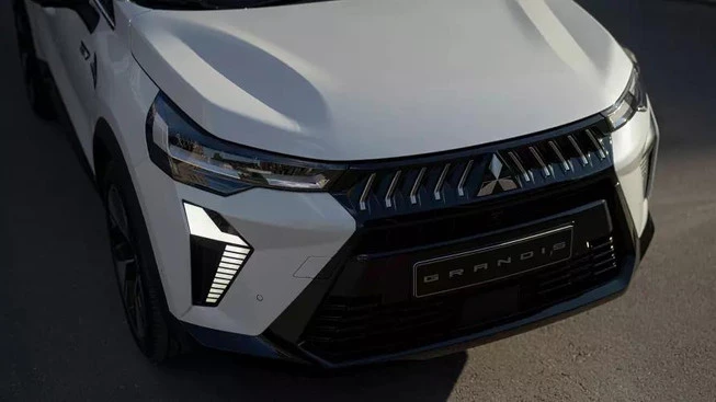 Mitsubishi Grandis - Afbeelding 11 van 13