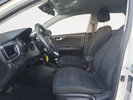 Kia Stonic - Afbeelding 13 van 30