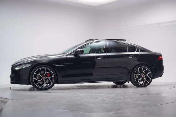 Jaguar XE - Afbeelding 2 van 30