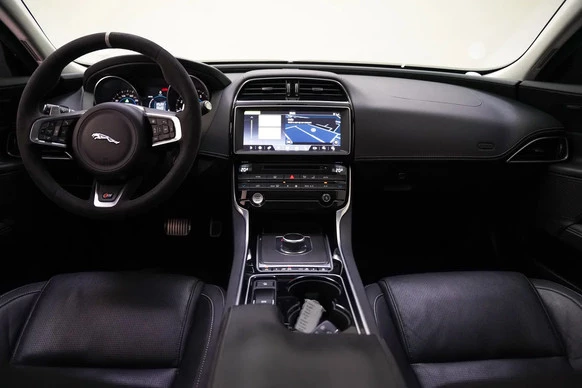Jaguar XE - Afbeelding 4 van 30