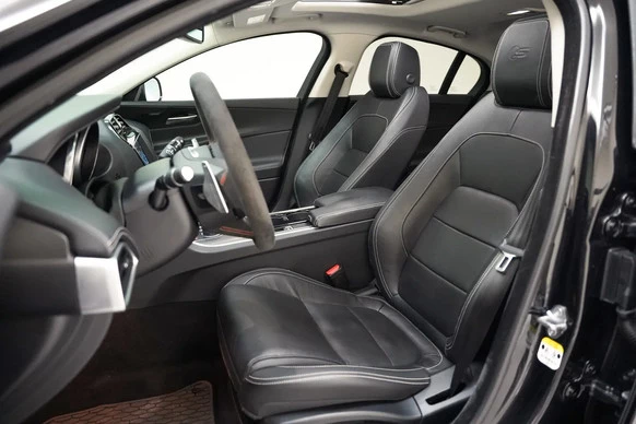Jaguar XE - Afbeelding 10 van 30