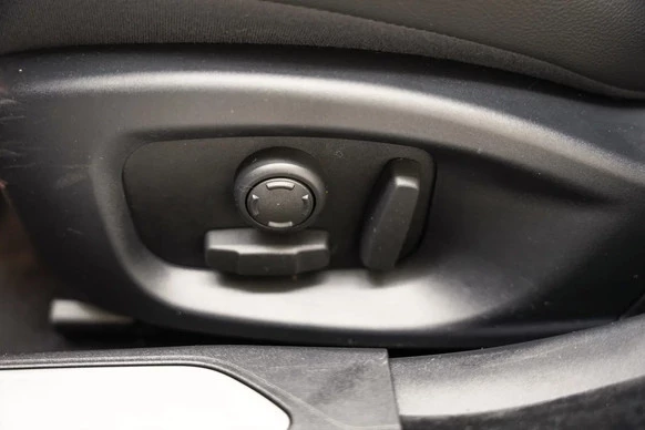 Jaguar XE - Afbeelding 11 van 30