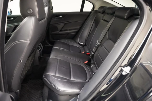 Jaguar XE - Afbeelding 13 van 30