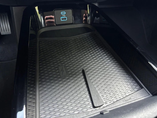 Ford Mustang Mach-E - Afbeelding 28 van 30