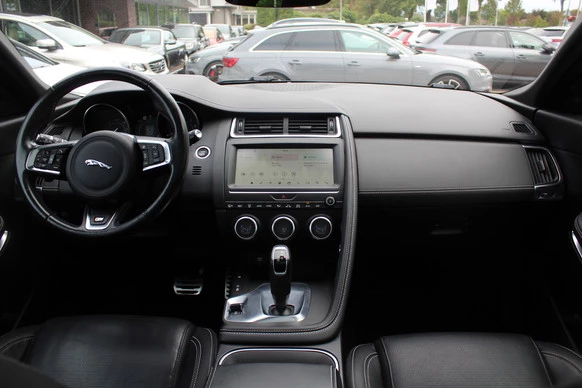 Jaguar E-PACE - Afbeelding 2 van 30