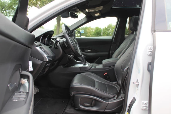 Jaguar E-PACE - Afbeelding 10 van 30