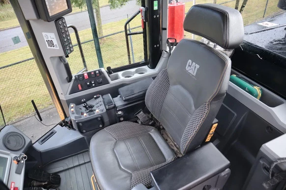 Caterpillar  - Afbeelding 14 van 20