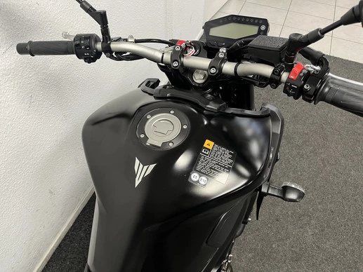 Yamaha MT 09 - Afbeelding 9 van 22