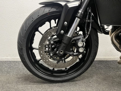 Yamaha MT 09 - Afbeelding 16 van 22