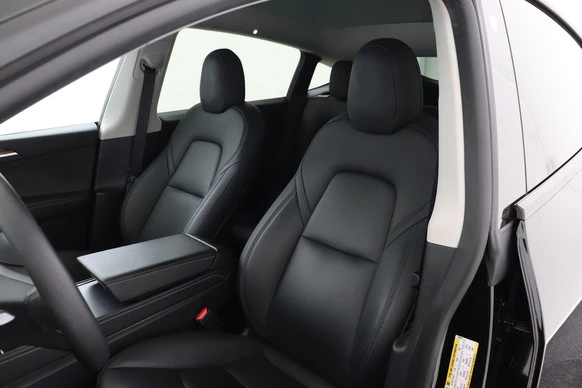 Tesla Model Y - Afbeelding 16 van 30