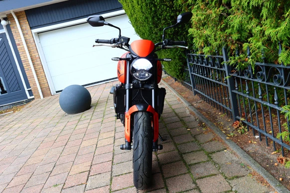 Triumph Trident 660 - Afbeelding 11 van 25