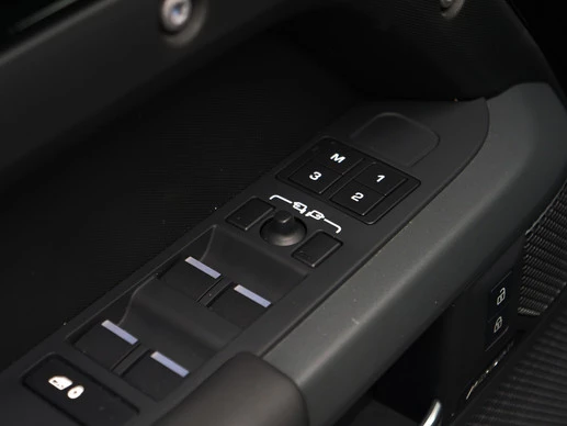 Land Rover Defender - Afbeelding 24 van 30