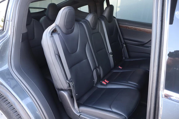 Tesla Model X - Afbeelding 18 van 30