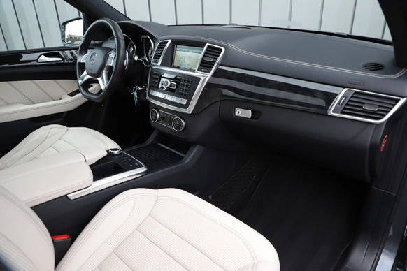 Mercedes-Benz M-Klasse - Afbeelding 2 van 30