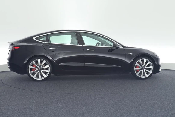 Tesla Model 3 - Afbeelding 9 van 30