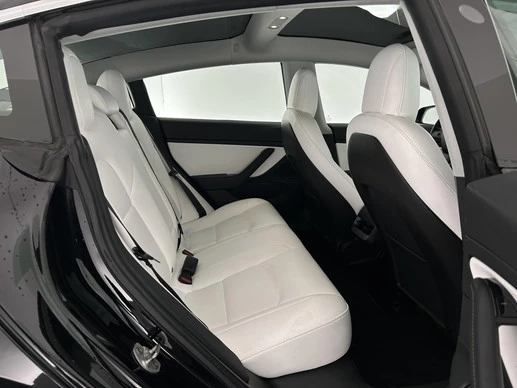 Tesla Model 3 - Afbeelding 12 van 30