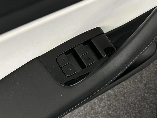 Tesla Model 3 - Afbeelding 14 van 30