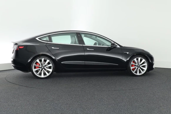 Tesla Model 3 - Afbeelding 9 van 30