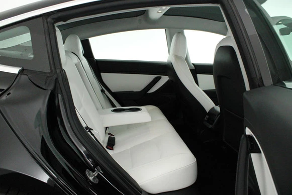 Tesla Model 3 - Afbeelding 12 van 30