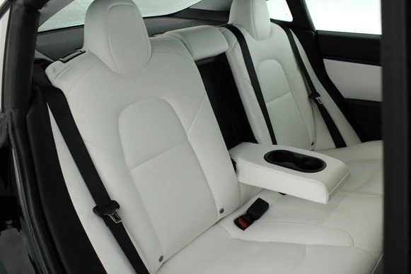 Tesla Model 3 - Afbeelding 26 van 30