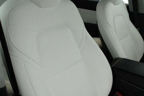 Tesla Model 3 - Afbeelding 28 van 30