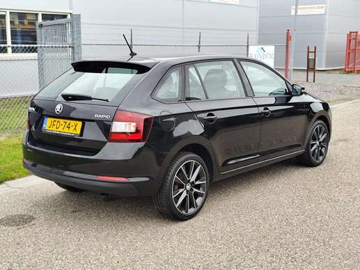 Škoda Rapid - Afbeelding 9 van 30
