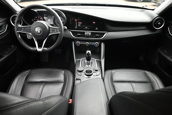 Alfa Romeo Giulia - Afbeelding 12 van 30