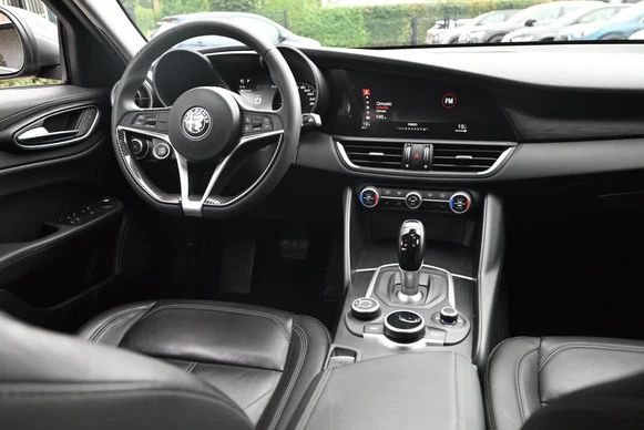 Alfa Romeo Giulia - Afbeelding 14 van 30