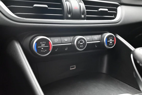 Alfa Romeo Giulia - Afbeelding 21 van 30