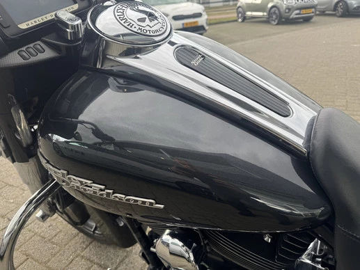 Harley-Davidson Street Glide - Afbeelding 17 van 21