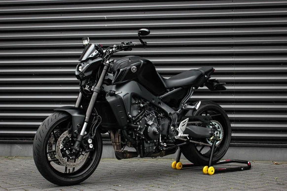 Yamaha MT 09 - Afbeelding 1 van 17