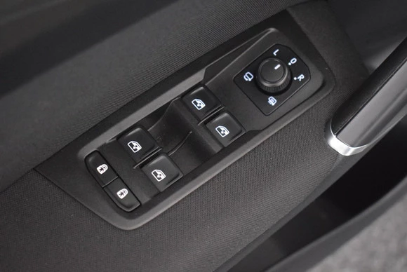 Volkswagen Touran - Afbeelding 13 van 30